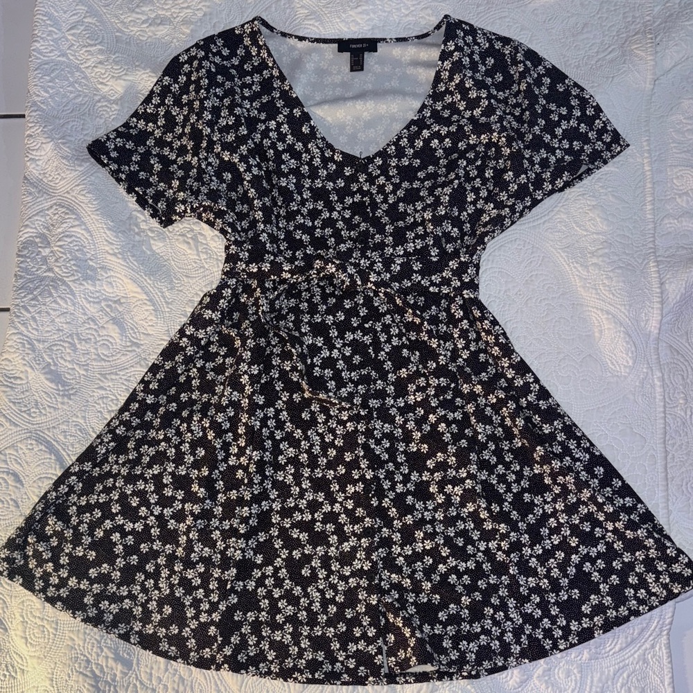 Forever 21 Black and White Floral Mini Dress